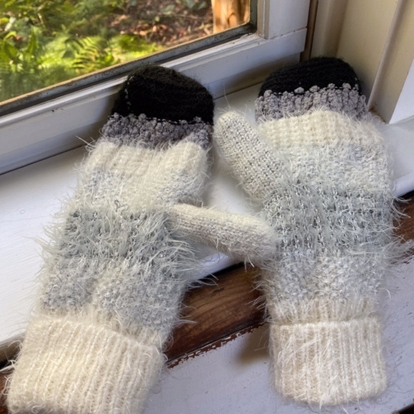 Anthropologie Fleece Lined Fuzzy Mittens - Picture 1 of 5